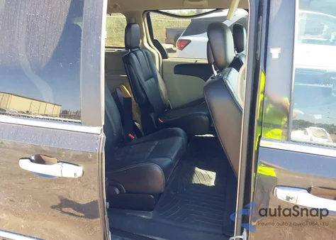 2015 Chrysler Town & Country Touring from USA, damaged, VIN 2C4RC1BG5FR554065